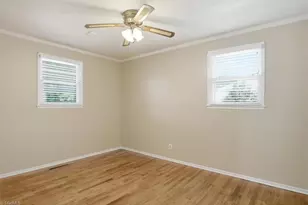 2502 Netherwood Dr, Greensboro, NC 27408 - Photo 12