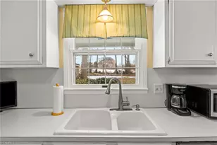 219 Prestwick Dr, High Point, NC 27265 - Photo 14