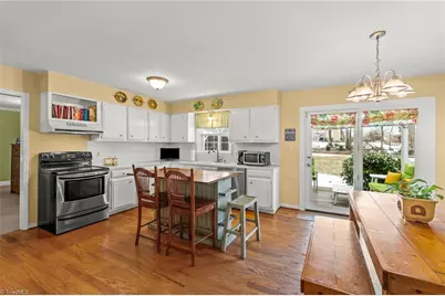 219 Prestwick Drive, High Point, NC 27265 - Photo 8