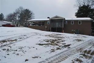 3245 Arnold Rd, Hamptonville, NC 27020 - Photo 4