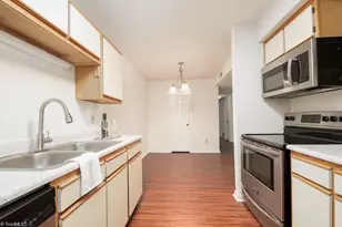 5515 Hornaday Rd, Greensboro, NC 27409 - Photo 8