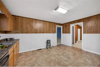 2820 Manchester Street, Winston-Salem, NC 27105 - Photo 10