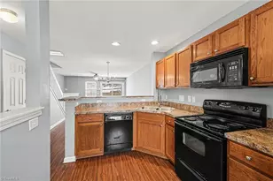 508 Canary Ct, Greensboro, NC 27409 - Photo 8