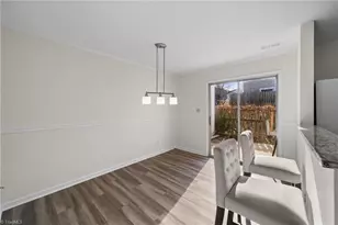 5739 Bramblegate Rd, Greensboro, NC 27409 - Photo 8