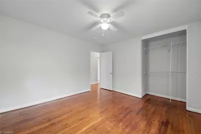 2801 Wynnewood Drive, Greensboro, NC 27408 - Photo 26