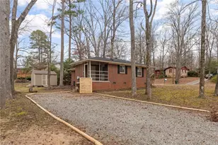 2801 Wynnewood Dr, Greensboro, NC 27408 - Photo 2