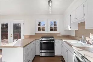 1705 Three Meadows Rd, Greensboro, NC 27455 - Photo 2