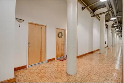 101 N Chestnut Street #7, Winston-Salem, NC 27101 - Photo 2