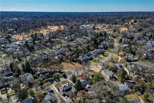 210 Country Club Dr, Greensboro, NC 27408 - Photo 46