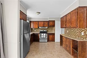 2411 Wooding Pl, Greensboro, NC 27407 - Photo 8