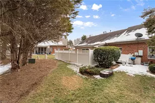 637 Sonoma Ln, High Point, NC 27265 - Photo 30