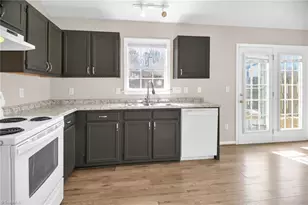 105 Lasalle Way, Greensboro, NC 27406 - Photo 10