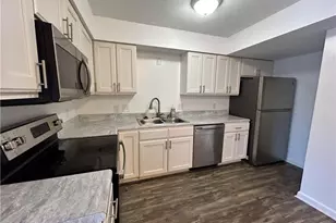 1019 Cedar Pl Ct, Winston-Salem, NC 27107 - Photo 6