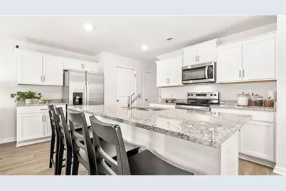 1549 Hamilton Hills Drive, Greensboro, NC 27406 - Photo 6