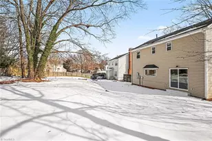 3801 Pineway Dr, Greensboro, NC 27405 - Photo 18