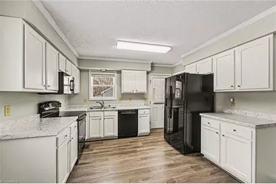 3801 Pineway Drive, Greensboro, NC 27405 - Photo 8