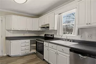 2007 Carlisle Way, High Point, NC 27262 - Photo 12