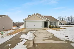 4035 Meredith Woods Ln, Winston-Salem, NC 27107 - Photo 2