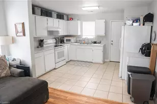 3210 Spring St, Greensboro, NC 27405 - Photo 6