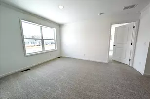 2135 Meadow Ridge Rd, Burlington, NC 27217 - Photo 6