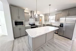 2135 Meadow Ridge Rd, Burlington, NC 27217 - Photo 8