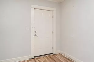 608 Oak St, Burlington, NC 27215 - Photo 4