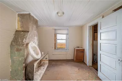 1053 N Scales Street, Reidsville, NC 27320 - Photo 6