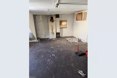 319 N Washington Avenue, Reidsville, NC 27320 - Photo 8