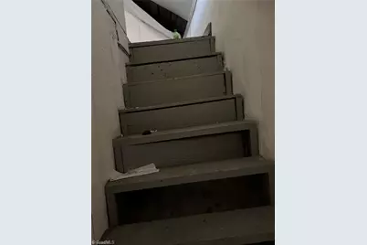 319 N Washington Avenue, Reidsville, NC 27320 - Photo 4