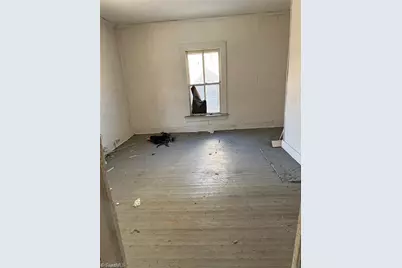 319 N Washington Avenue, Reidsville, NC 27320 - Photo 12