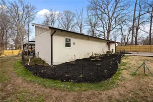 901 Decker Rd, Thomasville, NC 27360 - Photo 32