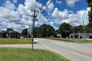 503 W Kapp St, Dobson, NC 27017 - Photo 2