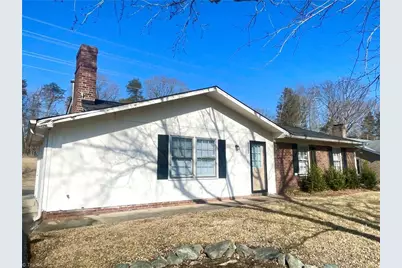 2570 Oakcrest Court, Burlington, NC 27217 - Photo 2