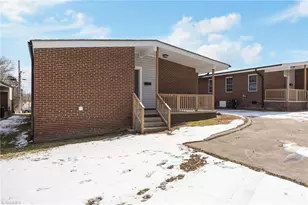 511 Saunders Pl, High Point, NC 27260 - Photo 16