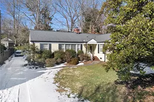 221 W Avondale Dr, Greensboro, NC 27403 - Photo 1