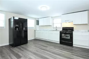 1717 Eastwood Ave, Greensboro, NC 27401 - Photo 8