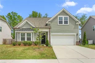 831 Royal Oak Ln, Mebane, NC 27302 - Photo 1