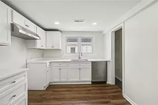 611 S Beaumont Ave, Burlington, NC 27121 - Photo 10