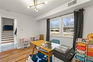 5722 Friendswood Dr, Greensboro, NC 27409 - Photo 18