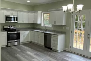 613 Kendall St, Eden, NC 27288 - Photo 4