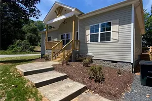613 Kendall St, Eden, NC 27288 - Photo 1