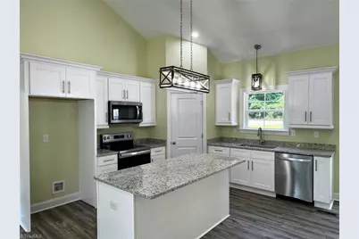 613 Kendall Street, Eden, NC 27288 - Photo 4