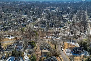 401 W Greenway Dr N, Greensboro, NC 27403 - Photo 18