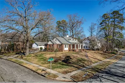 401 W Greenway Drive N, Greensboro, NC 27403 - Photo 8