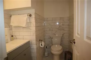 4743 Hamilton Cir Charlo Hamilton Circle, Charlotte, NC 28216 - Photo 8