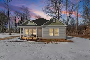 215 James St, Lexington, NC 27295 - Photo 1