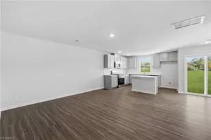 208 Plumtree Ct, King, NC 27021 - Photo 16