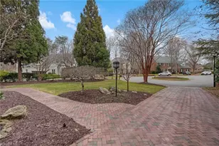 5 Ashton Ct, Greensboro, NC 27410 - Photo 2
