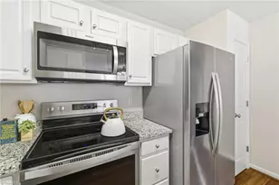 4285 Cedarcroft Ct, Greensboro, NC 27409 - Photo 12