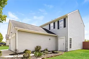 1107 Highstone Dr, Greensboro, NC 27406 - Photo 2